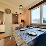 Apartment Le Repere Des Amis - 4 Pers - Proche Tram - Parking Gratuit - Babyfoot Lingolsheim