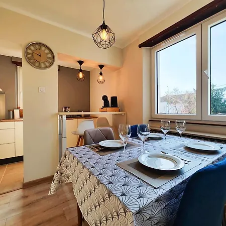 Appartement Le Repere Des Amis - 4 Pers - Proche Tram - Parking Gratuit - Babyfoot Lingolsheim