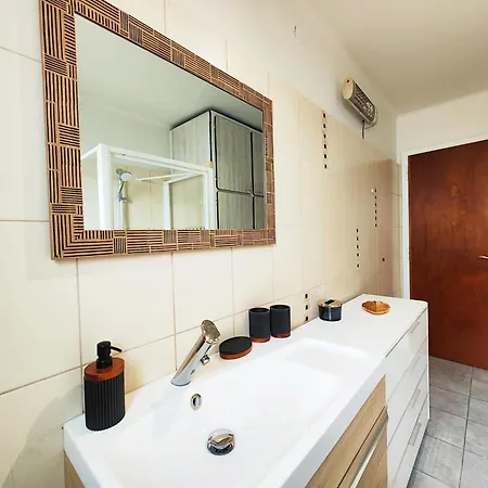 Appartement Le Repere Des Amis - 4 Pers - Proche Tram - Parking Gratuit - Babyfoot *