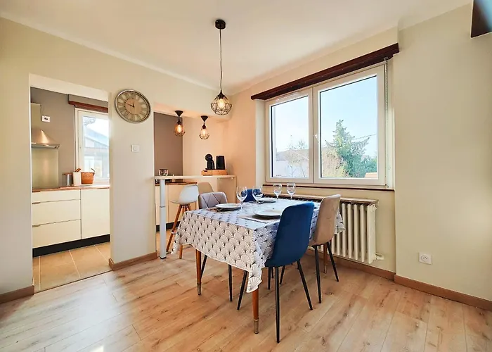 Le Repere Des Amis - 4 Pers - Proche Tram - Parking Gratuit - Babyfoot Apartamento *