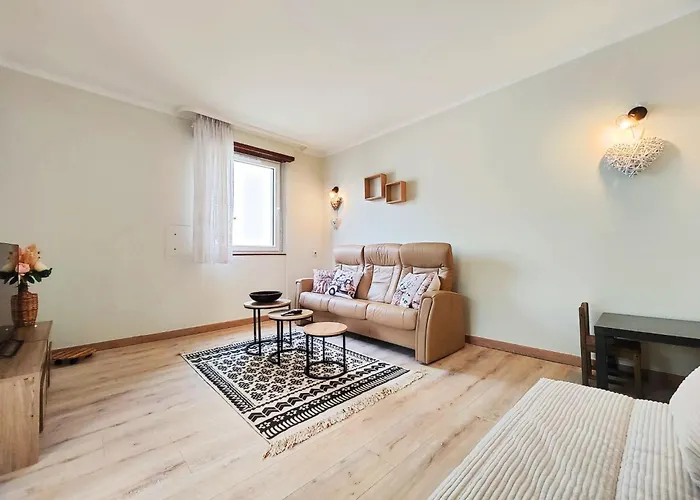 Le Repere Des Amis - 4 Pers - Proche Tram - Parking Gratuit - Babyfoot *