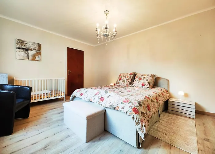 Le Repere Des Amis - 4 Pers - Proche Tram - Parking Gratuit - Babyfoot *