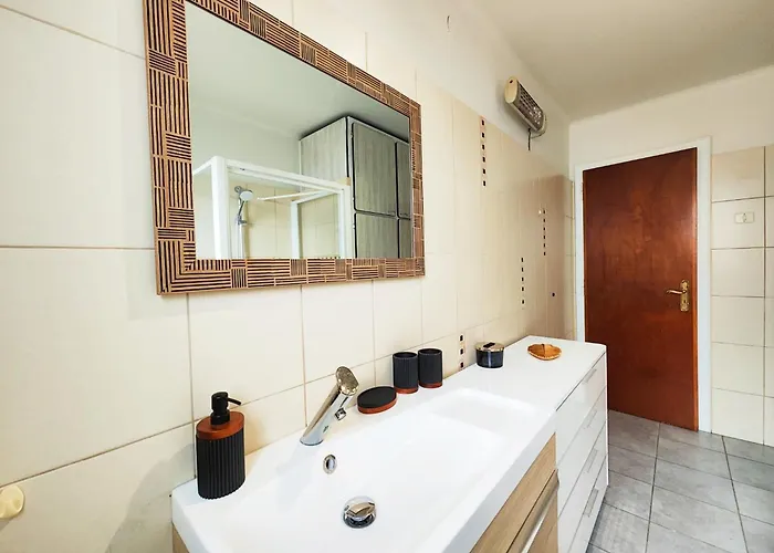 Apartamento Le Repere Des Amis - 4 Pers - Proche Tram - Parking Gratuit - Babyfoot *